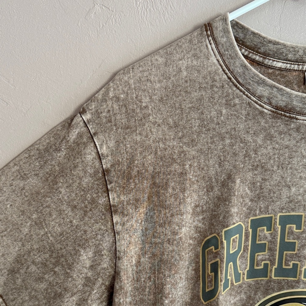 Green Bay Football Women’s Oversized Graphic T-Shirt, NWOT, Size M - Picture 4 of 5